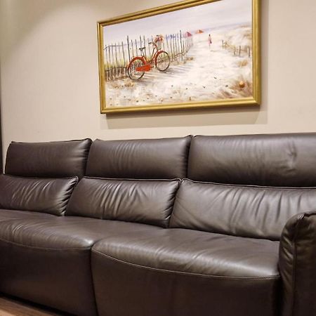 Central Deluxe Apartment ติรานา ภายนอก รูปภาพ