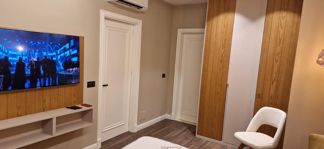Central Deluxe Apartment ติรานา ภายนอก รูปภาพ