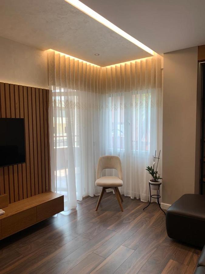 Central Deluxe Apartment ติรานา ภายนอก รูปภาพ