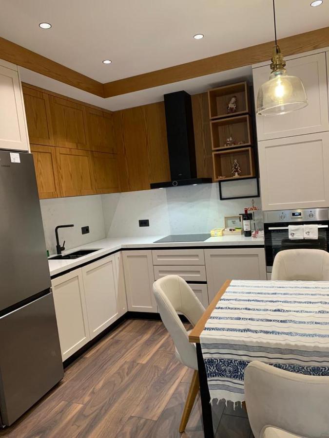 Central Deluxe Apartment ติรานา ภายนอก รูปภาพ