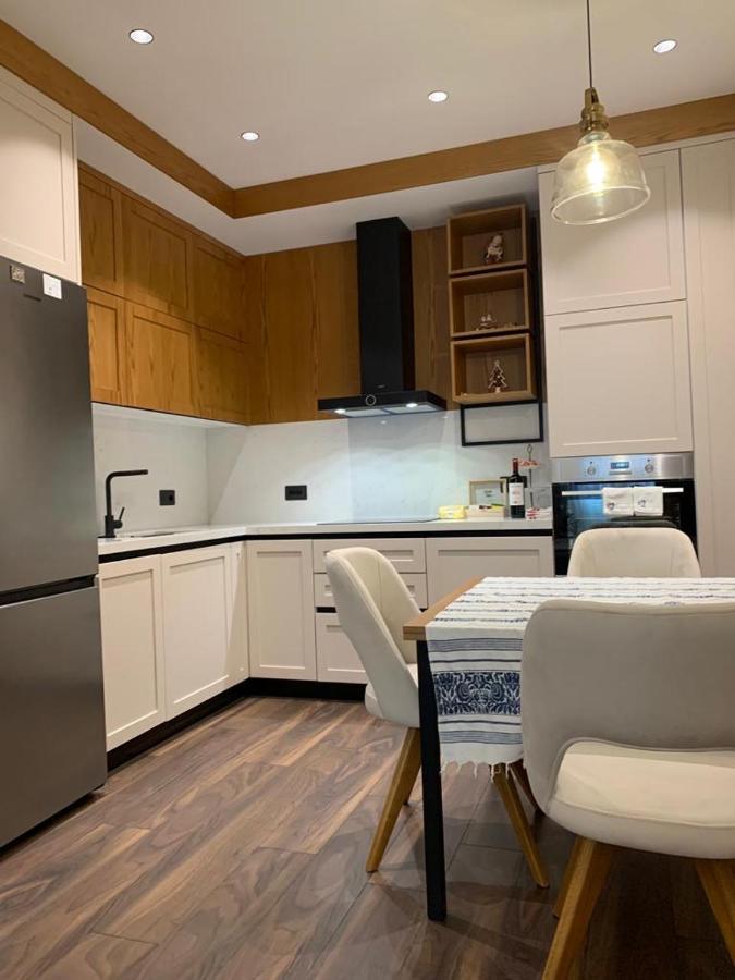 Central Deluxe Apartment ติรานา ภายนอก รูปภาพ